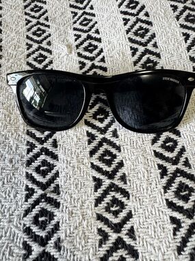 Steve Madden Glossy Black Wayfarer Sunglasses